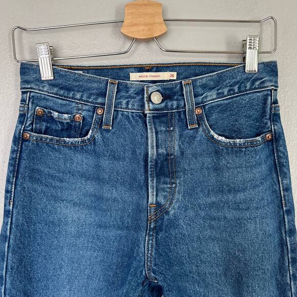 Levis Premium Wedgie Straight Jeans Women's 26 Button Fly Blue Wash Distressed - Picture 4 of 13